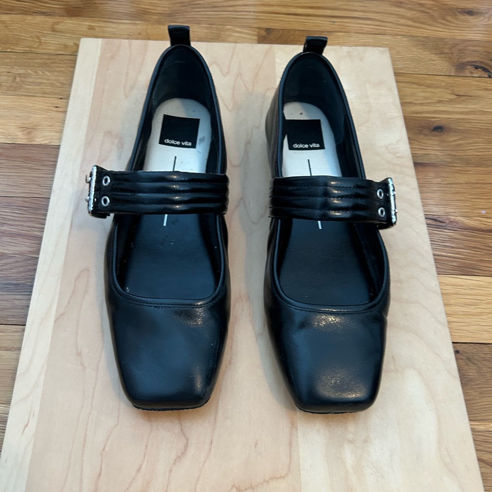 Dolce Vita Arora Black Leather Square-Toe Mary Jane Pumps